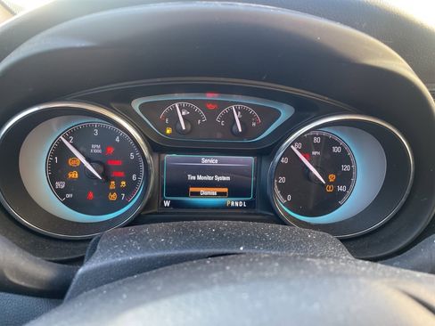 Used 2017 Buick Envision Essence image 11