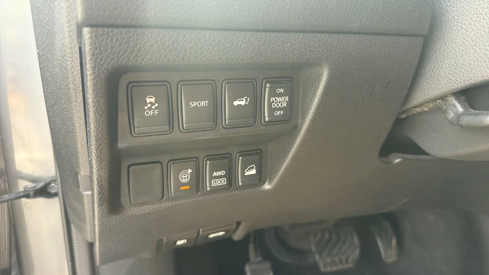 Used 2014 Nissan Rogue SV w/ SV Premium Package AWD/4WD image 22