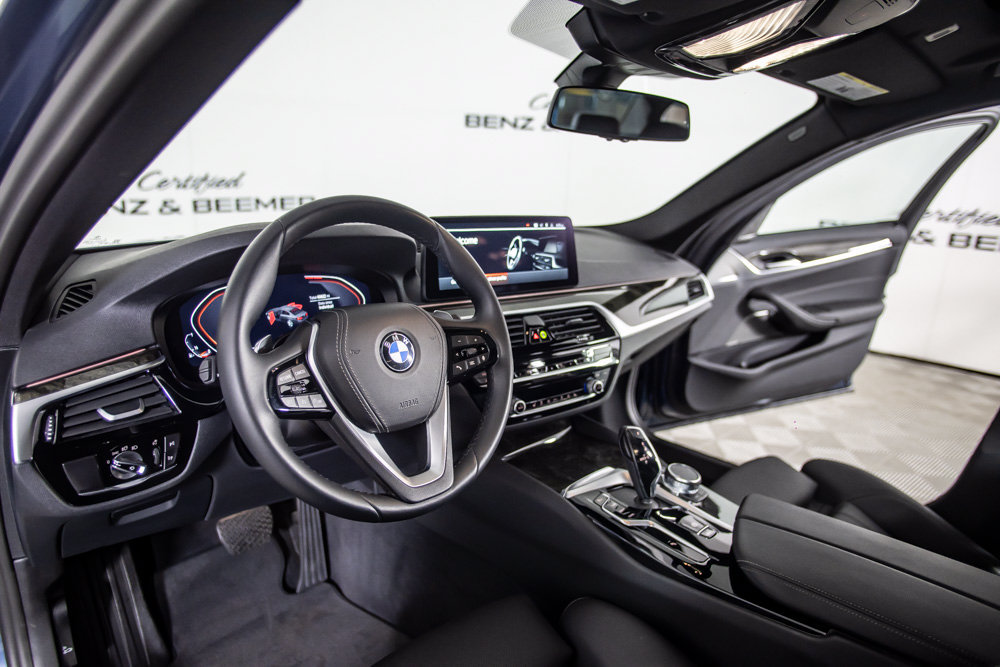 Used 2023 BMW 530i w/ Premium Package RWD image 13