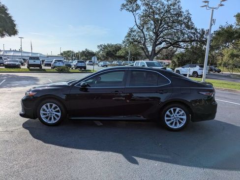 Used 2022 Toyota Camry LE FWD image 7