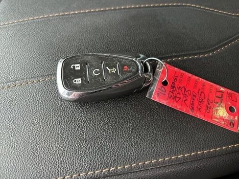 Used 2020 Chevrolet Traverse LT image 52