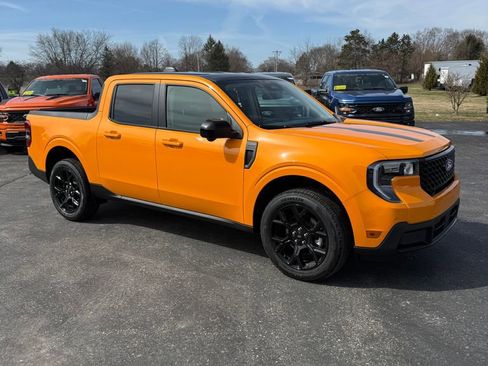 New 2026 Ford Maverick Lariat w/ Black Appearance Package image 2