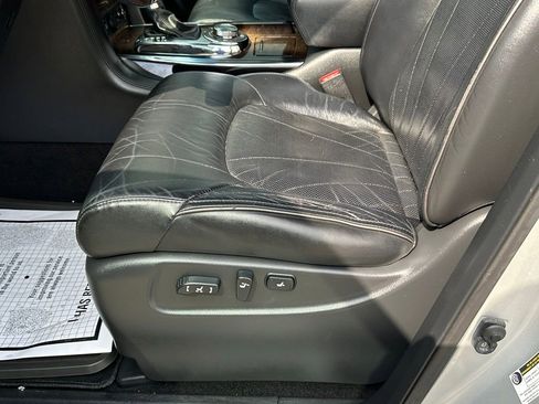 Used 2011 INFINITI QX56 4WD w/ Deluxe Touring Pkg image 14