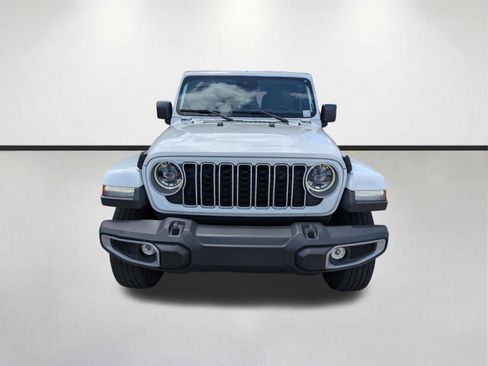 Used 2025 Jeep Wrangler Unlimited Sahara AWD/4WD image 3
