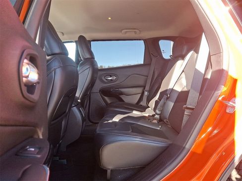 Used 2021 Jeep Cherokee Latitude Plus image 10