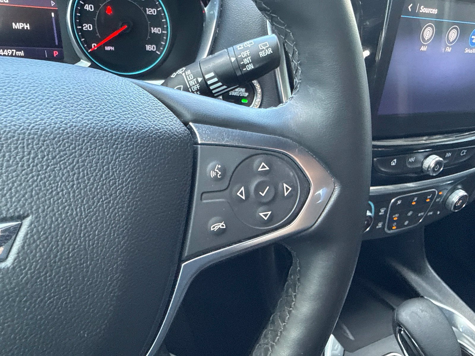 Used 2023 Chevrolet Traverse LT AWD/4WD image 34