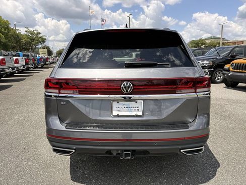 Used 2024 Volkswagen Atlas SE w/ Black Wheel Package FWD image 4