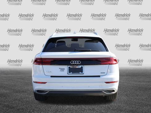 Used 2022 Audi Q8 Premium Plus image 8