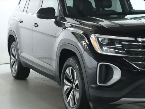Used 2024 Volkswagen Atlas SE AWD/4WD image 8