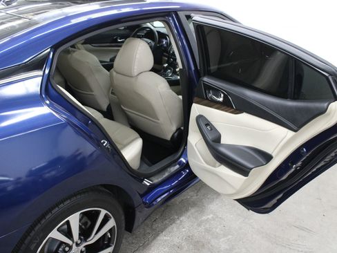 Used 2017 Nissan Maxima Platinum image 30