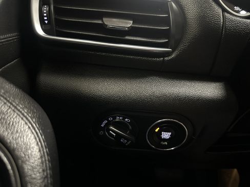 Used 2020 Maserati Levante S image 53