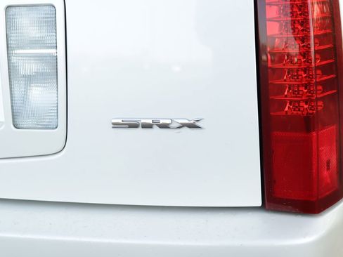 Used 2006 Cadillac SRX w/ Seating Package image 34