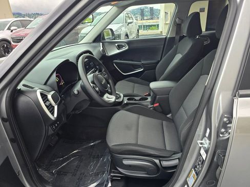 Used 2023 Kia Soul LX w/ LX Technology Package FWD image 21