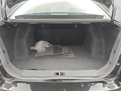 Used 2025 Nissan Versa S w/ Trunk Package FWD image 12