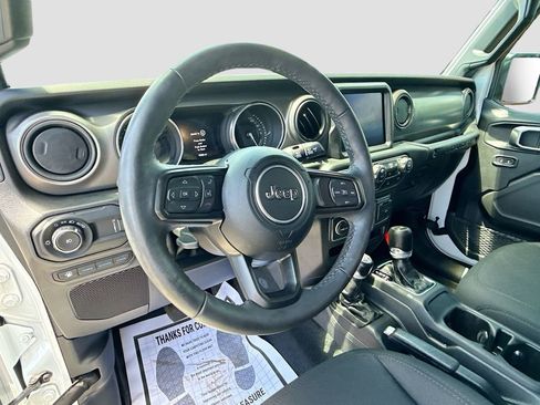 Used 2023 Jeep Wrangler Unlimited w/ Sun & Screen Package AWD/4WD image 13