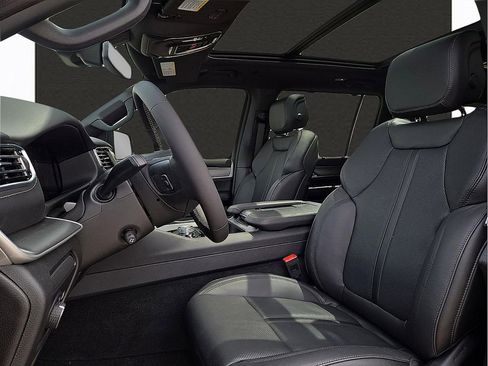 New 2026 Jeep Grand Wagoneer Limited AWD/4WD image 14