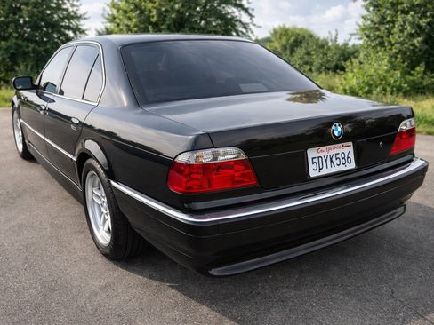 Used 2000 BMW 740i RWD image 3