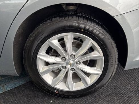 Used 2025 Chevrolet Malibu LT image 11