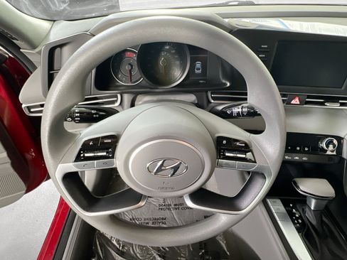 Used 2023 Hyundai Elantra SEL w/ Cargo Package FWD image 11
