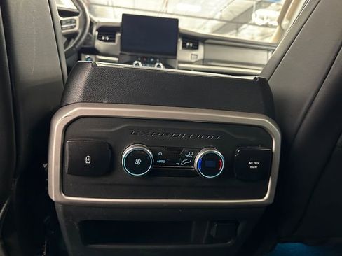 Used 2024 Ford Expedition XLT AWD/4WD image 24