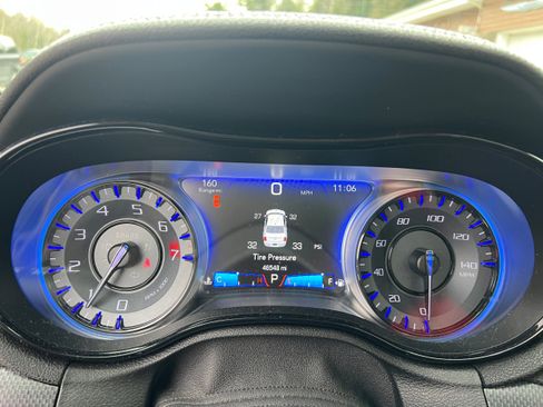 Used 2016 Chrysler 300 S image 15