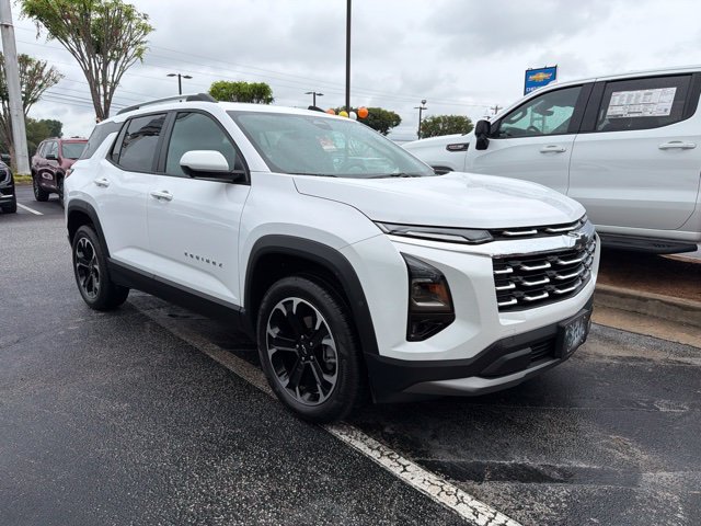 Used 2026 Chevrolet Equinox LT w/ Safety and Technology Package FWD image 1