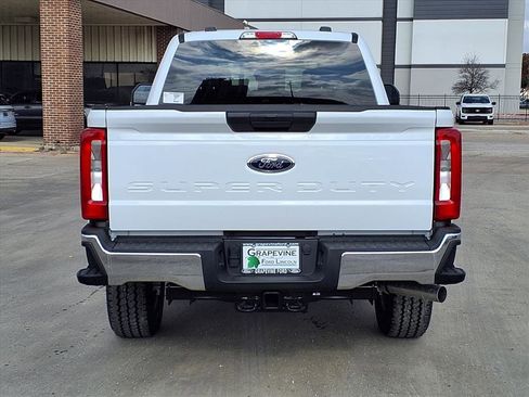 New 2026 Ford F250 XLT w/ FX4 Off-Road Package image 5