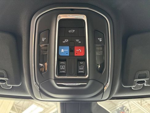 Used 2023 Jeep Grand Cherokee L Laredo AWD/4WD image 35