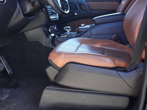 Used 2015 Mercedes-Benz G 63 AMG 4MATIC image 29