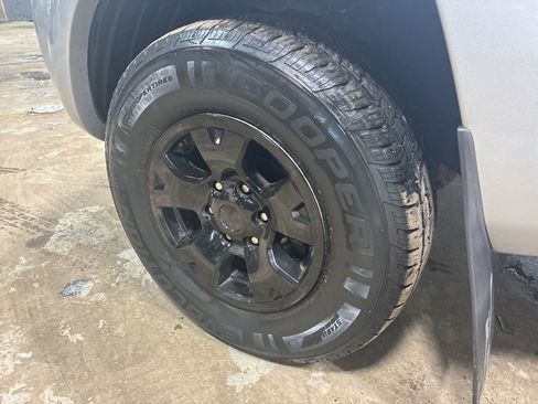 Used 2011 Toyota Tacoma 4x4 Access Cab V6 w/ SR5 Pkg #2 image 16