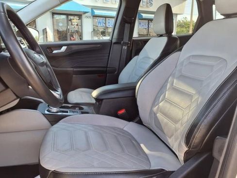 Certified 2023 Ford Escape SE w/ PHEV Premium Package image 12