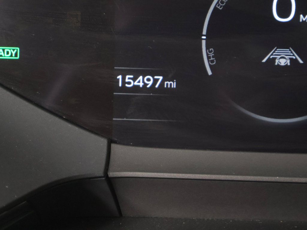 Used 2025 Toyota Prius LE FWD image 30