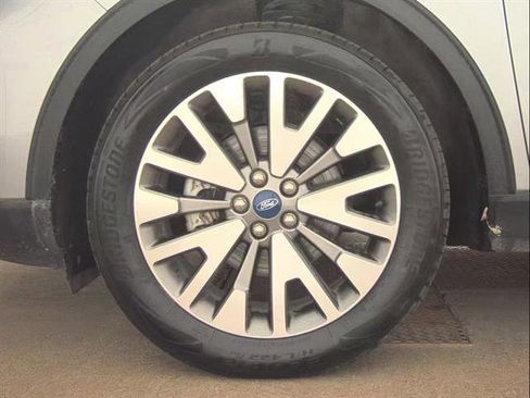 Certified 2022 Ford Escape Titanium w/ Class II Trailer Tow Package image 15