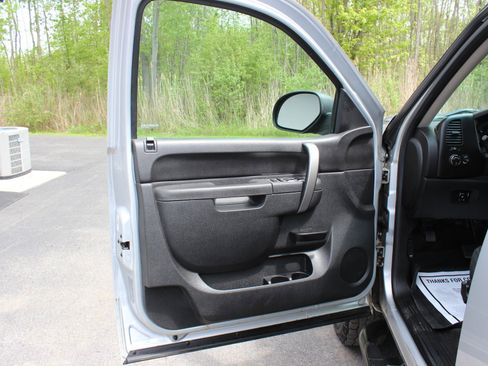 Used 2014 Chevrolet Silverado 2500 LT w/ Snow Plow Prep Package image 15