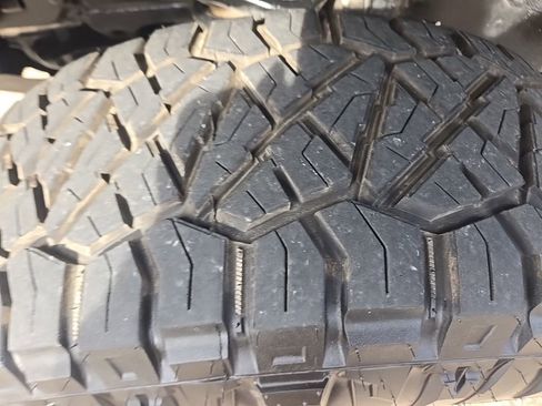 Used 2017 Toyota Tacoma TRD Sport w/ Tow Package (A/T) image 38