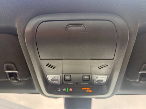 Used 2022 Chevrolet Equinox RS w/ LPO, Floor Liner Package AWD/4WD image 18