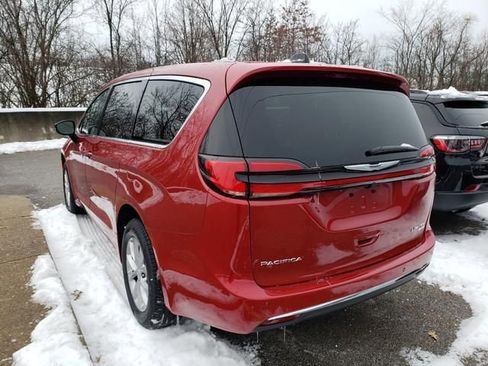 New 2026 Chrysler Pacifica Limited image 4
