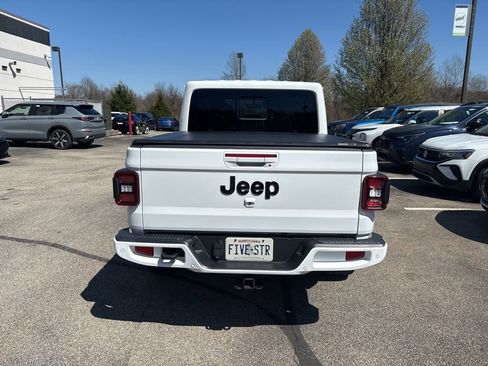 Used 2021 Jeep Gladiator Overland AWD/4WD image 6