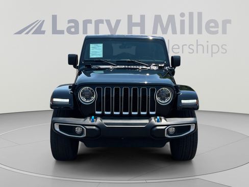 Used 2023 Jeep Wrangler Unlimited Sahara w/ Cold Weather Group AWD/4WD image 8