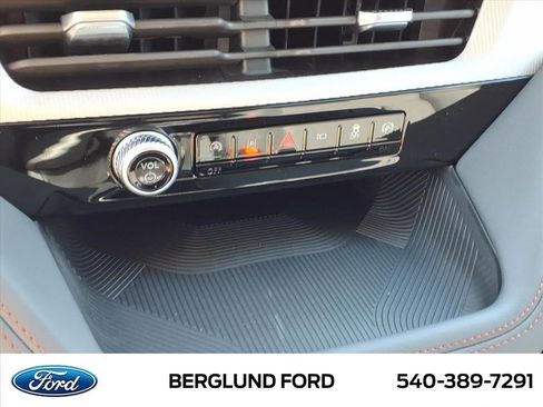 New 2026 Ford Explorer Active AWD/4WD image 19