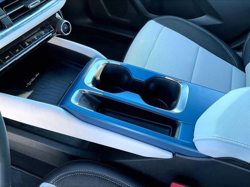 Used 2025 Chevrolet Equinox EV LT w/ Convenience Package image 20