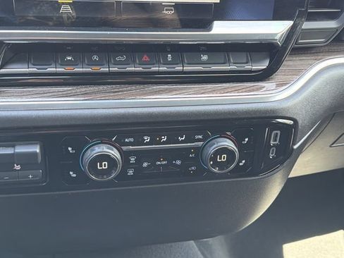 Used 2025 Chevrolet Silverado 1500 LT AWD/4WD image 19