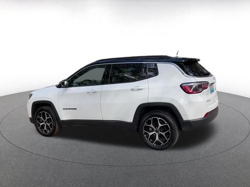 Used 2025 Jeep Compass Limited AWD/4WD image 10