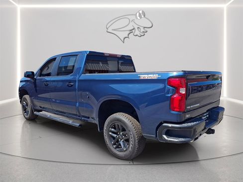 Used 2021 Chevrolet Silverado 1500 LT Trail Boss w/ Convenience Package II AWD/4WD image 3