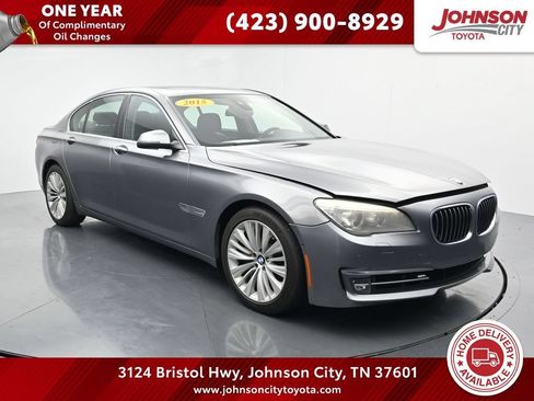 Used 2015 BMW 740i RWD image 1