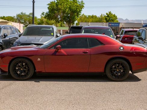Used 2017 Dodge Challenger R/T Scat Pack w/ Dynamics Package RWD image 8