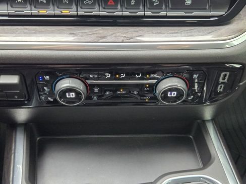 Used 2023 Chevrolet Silverado 1500 LTZ image 16