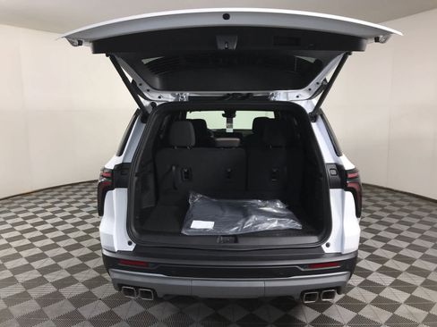 New 2026 Chevrolet Traverse LT w/ Driver Confidence Package image 17