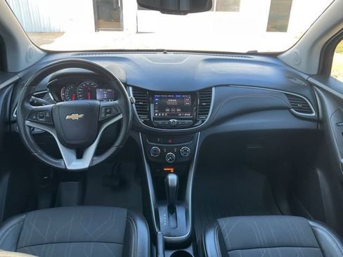 Used 2022 Chevrolet Trax LT w/ Sport Edition AWD/4WD image 3