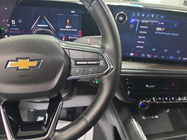 Used 2025 Chevrolet Tahoe Premier AWD/4WD image 17
